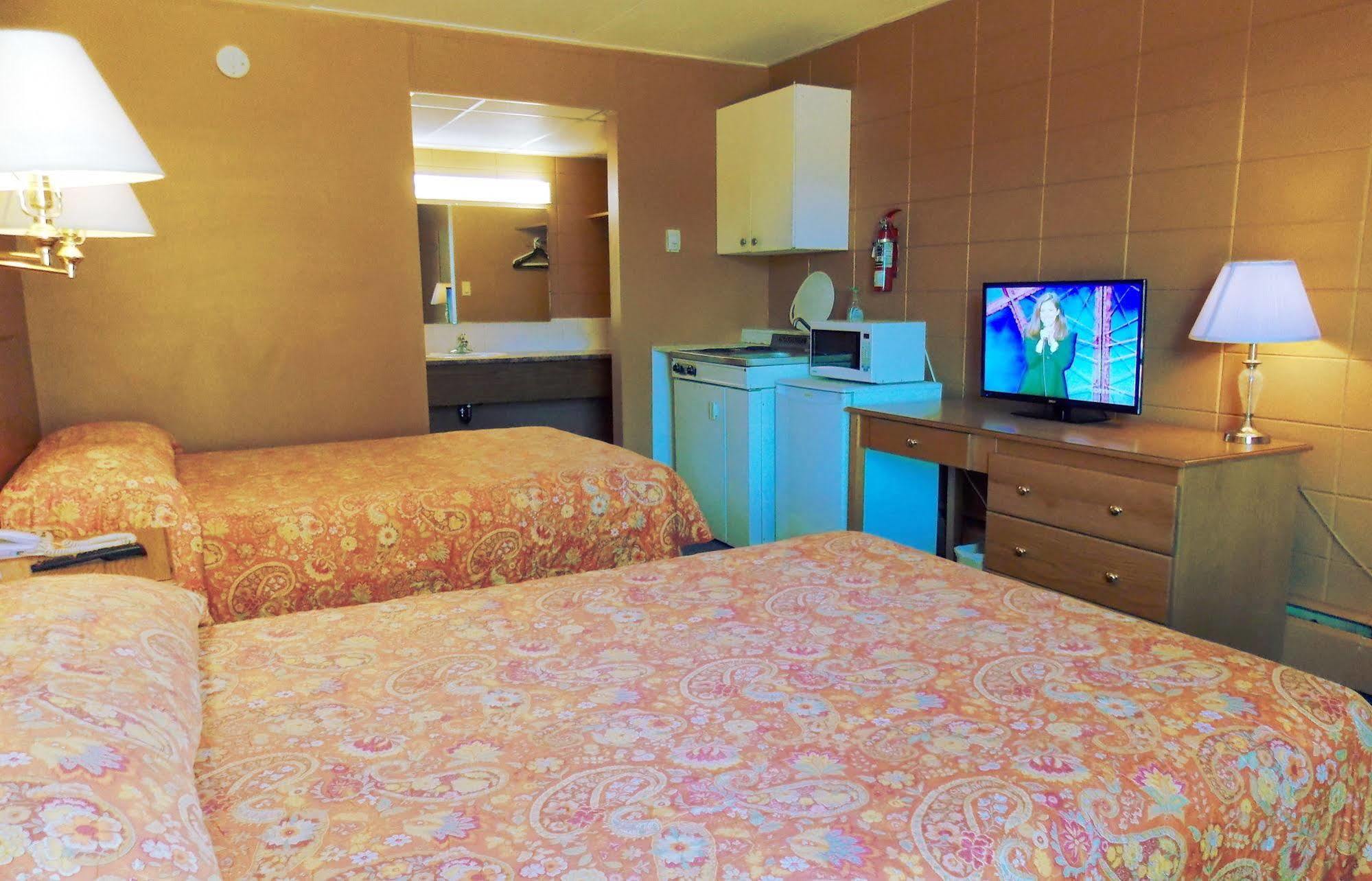 Mcmurray Inn Fort Mcmurray Bagian luar foto